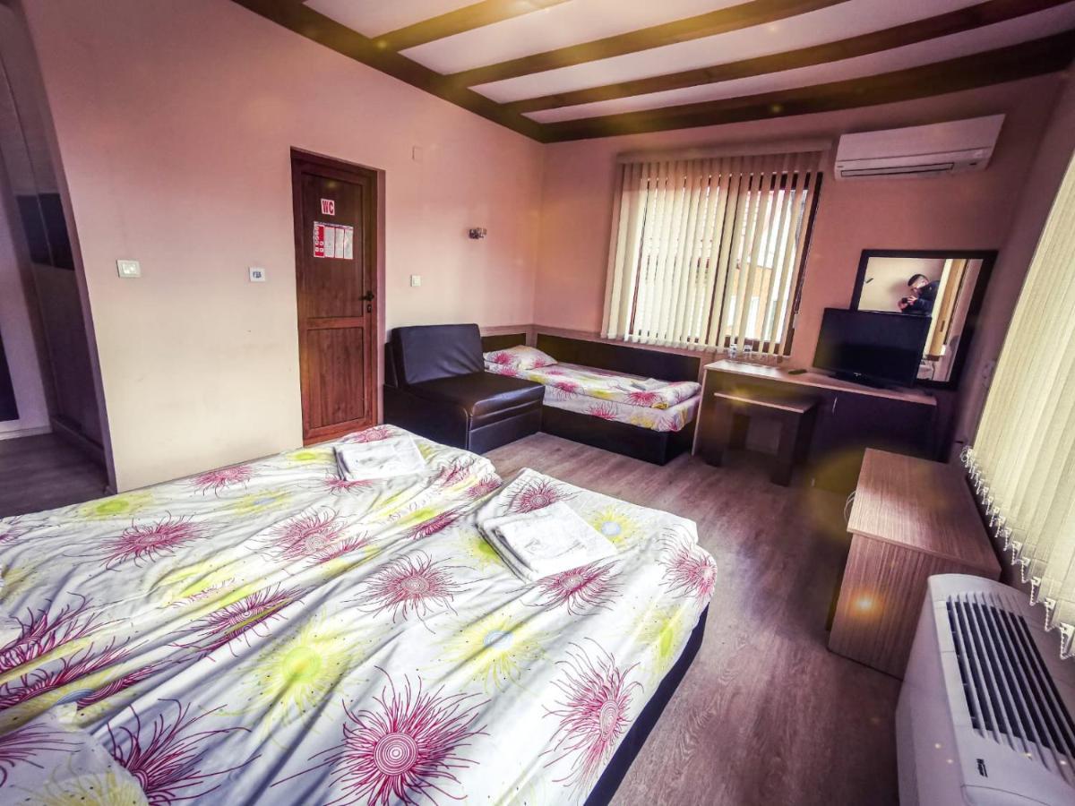 Hotel Alikante 瑟尔尼察 外观 照片