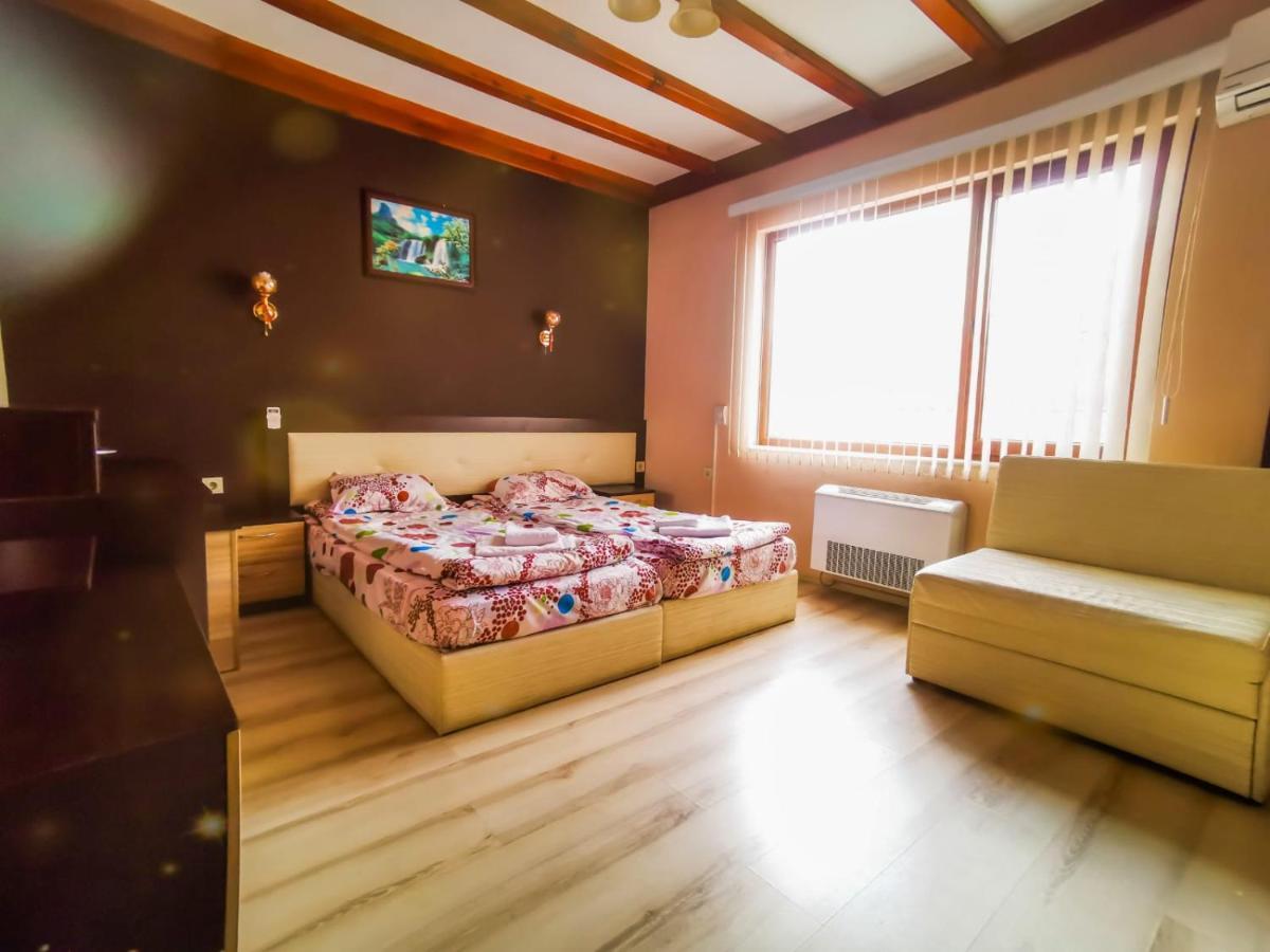 Hotel Alikante 瑟尔尼察 外观 照片
