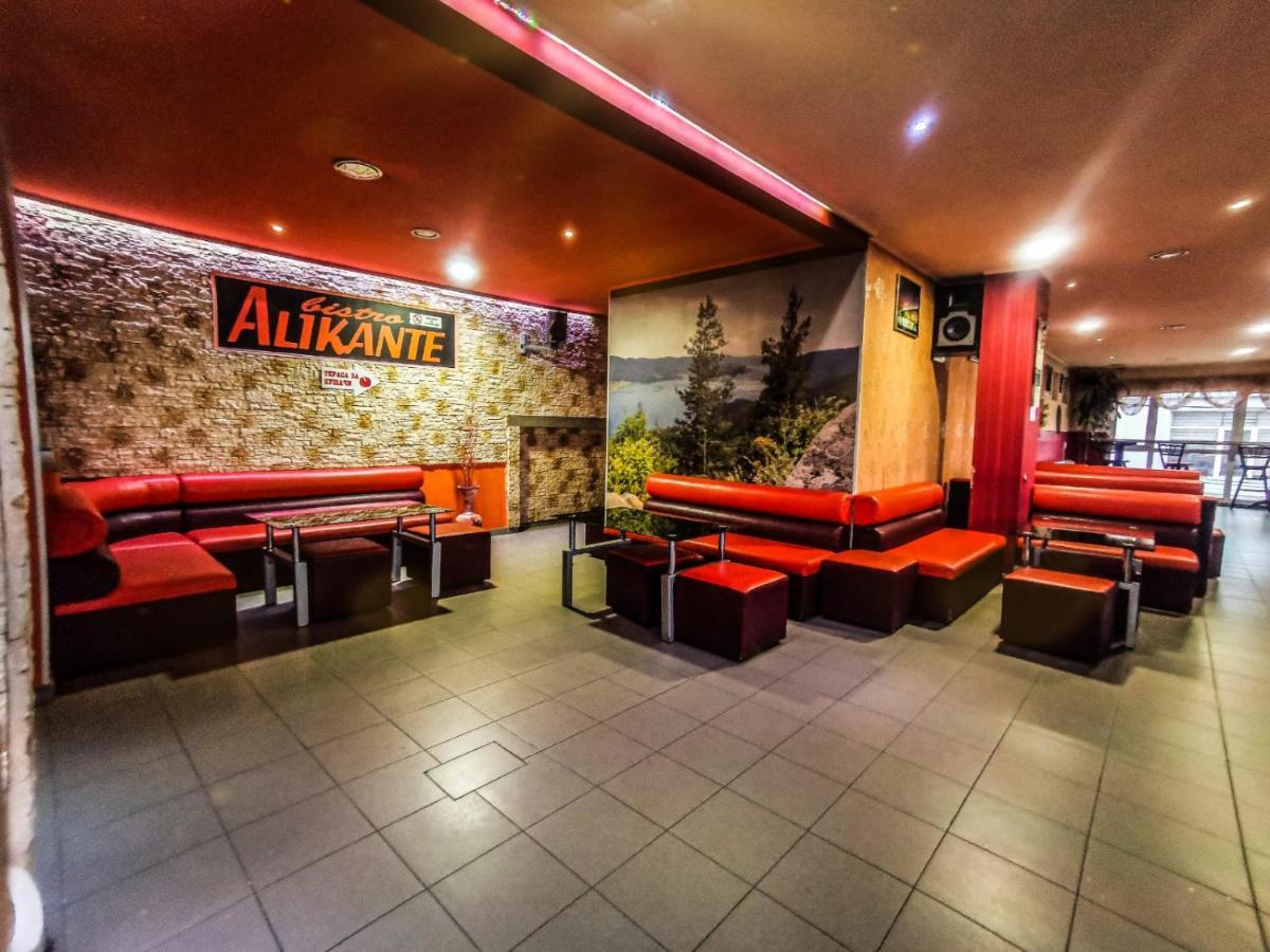 Hotel Alikante 瑟尔尼察 外观 照片